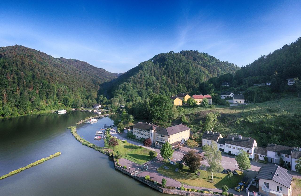 Gasthof - Landhotel Ernst Untermuhl المظهر الخارجي الصورة